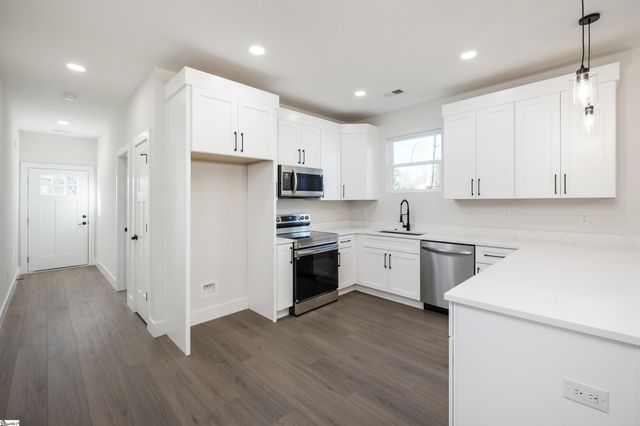 12 Pine Drive, Taylors, SC 29687