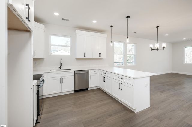 12 Pine Drive, Taylors, SC 29687