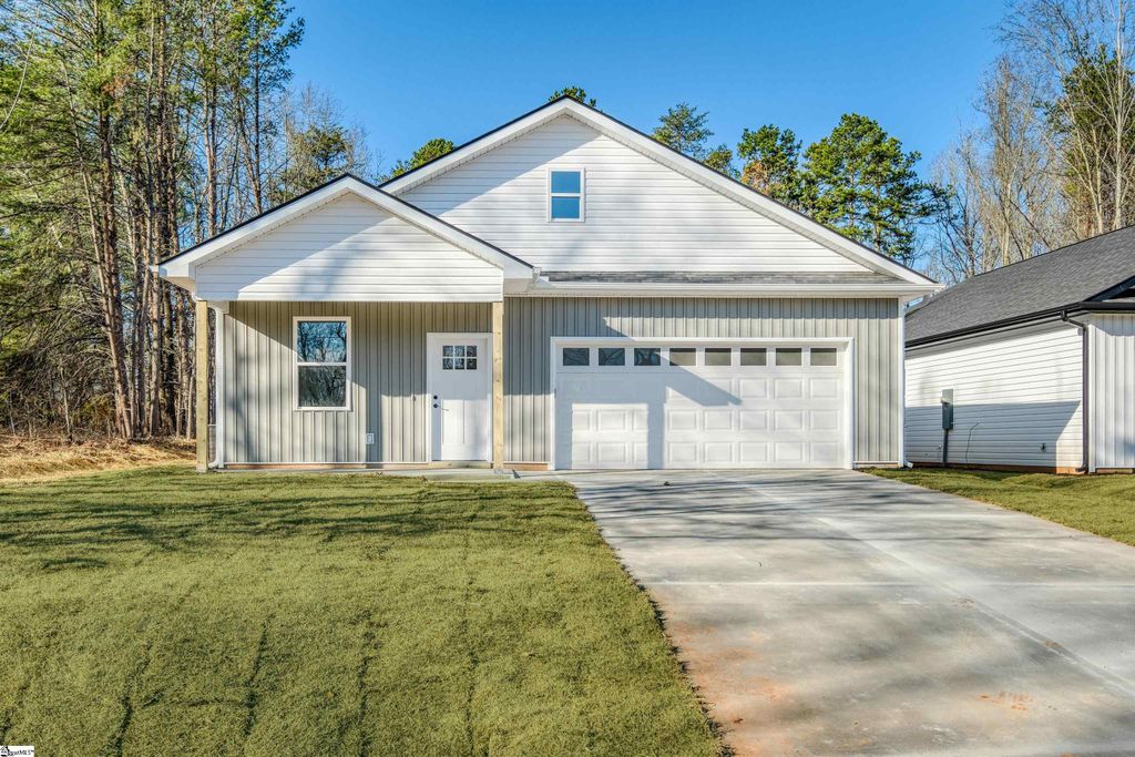 12 Pine Drive, Taylors, SC 29687