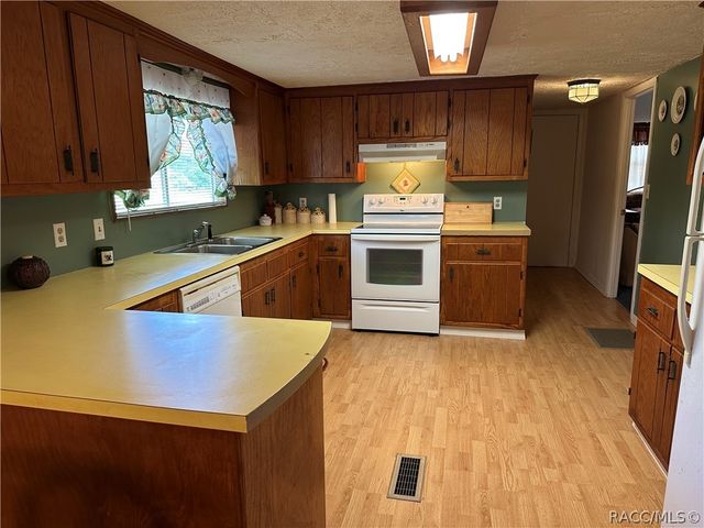 8015 W Fandango Court, Crystal River, FL 34428