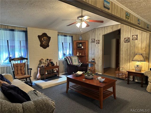 8015 W Fandango Court, Crystal River, FL 34428