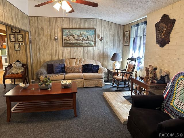 8015 W Fandango Court, Crystal River, FL 34428