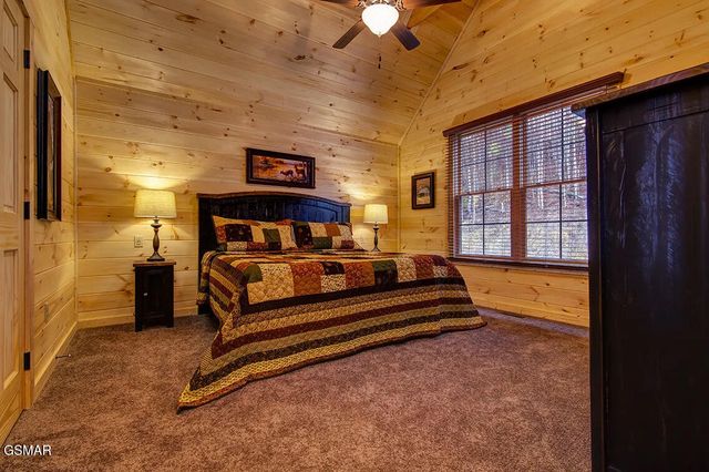 1205 Parkview Vista Way, Pigeon Forge, TN 37862