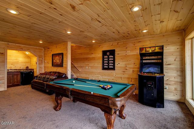 1205 Parkview Vista Way, Pigeon Forge, TN 37862