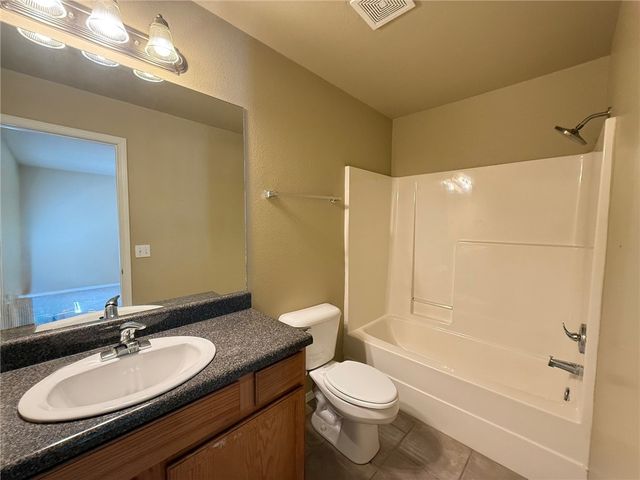 2151 W Skyler Drive, Fayetteville, AR 72704