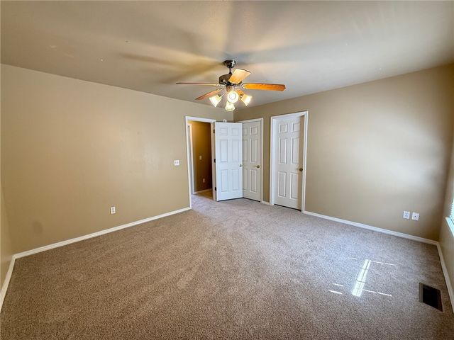 2151 W Skyler Drive, Fayetteville, AR 72704