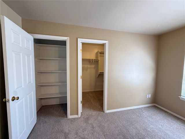 2151 W Skyler Drive, Fayetteville, AR 72704