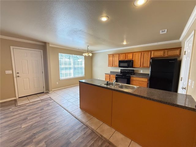 2151 W Skyler Drive, Fayetteville, AR 72704