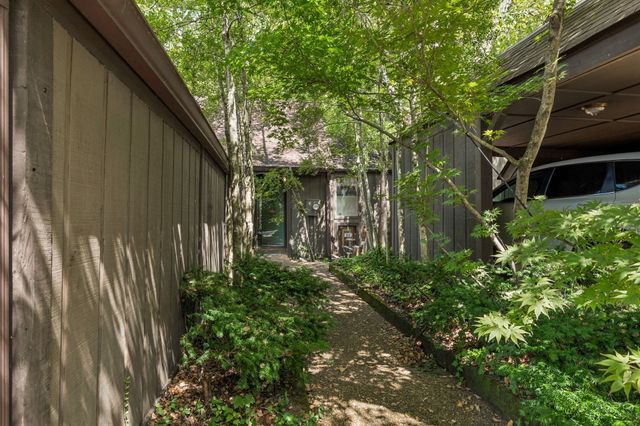 127 Holly Forest, Nashville, TN 37221