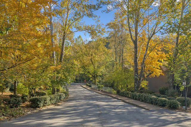 127 Holly Forest, Nashville, TN 37221