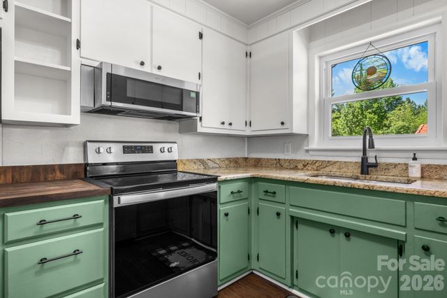 55 Hillsdale Lane, Taylorsville, NC 28681