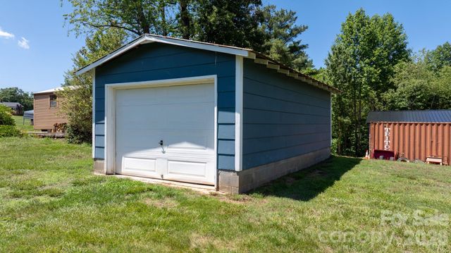 55 Hillsdale Lane, Taylorsville, NC 28681