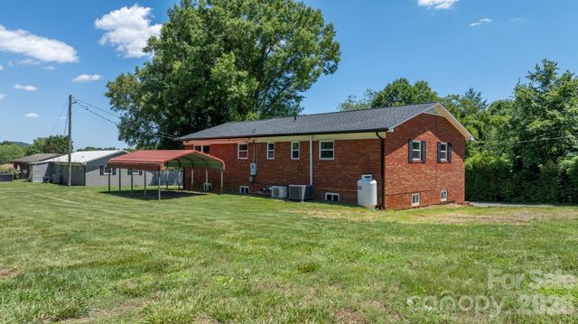 55 Hillsdale Lane, Taylorsville, NC 28681