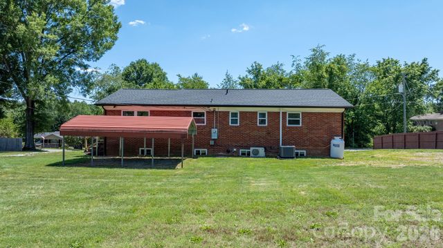 55 Hillsdale Lane, Taylorsville, NC 28681