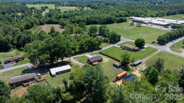 55 Hillsdale Lane, Taylorsville, NC 28681