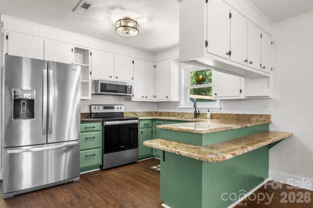 55 Hillsdale Lane, Taylorsville, NC 28681
