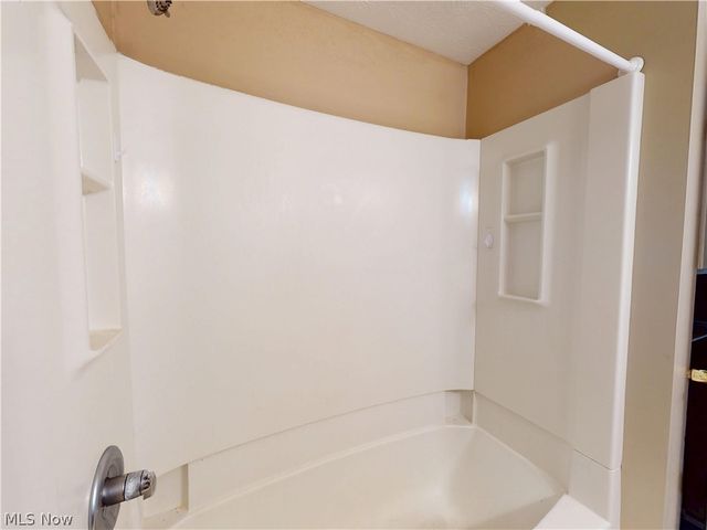 4792 Geraldine Road, Richmond Heights, OH 44143
