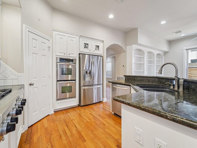 1951 W Clay Street, Houston, TX 77019