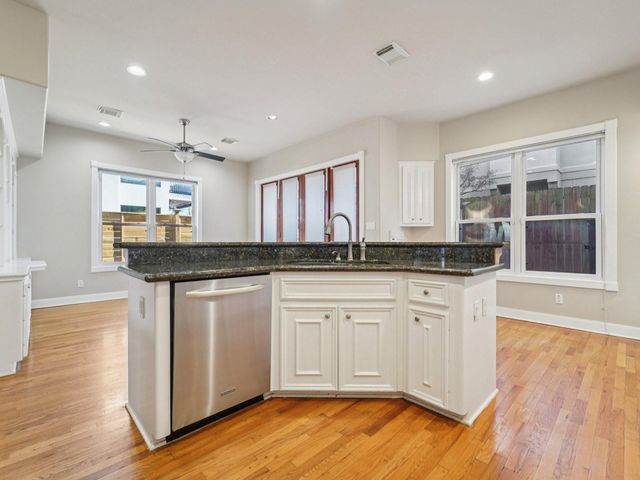 1951 W Clay Street, Houston, TX 77019