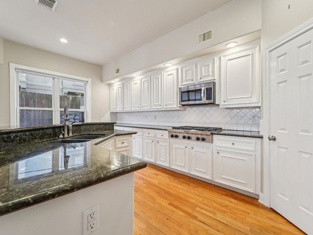 1951 W Clay Street, Houston, TX 77019