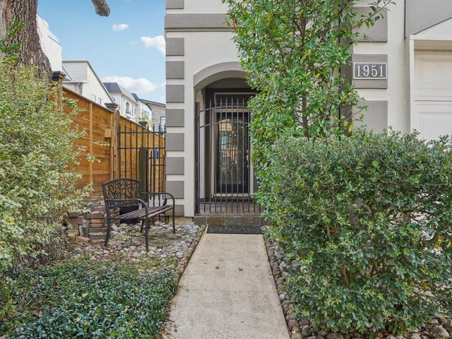 1951 W Clay Street, Houston, TX 77019