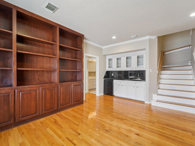 1951 W Clay Street, Houston, TX 77019