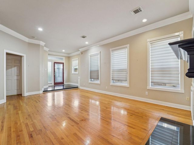 1951 W Clay Street, Houston, TX 77019