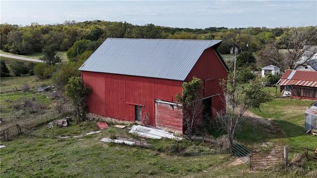 18003 159 Highway, Horton, KS 66439