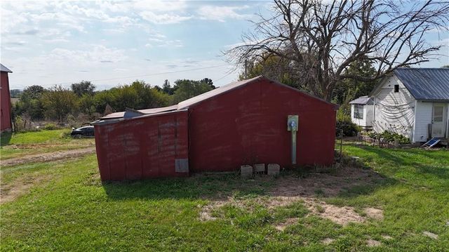 18003 159 Highway, Horton, KS 66439