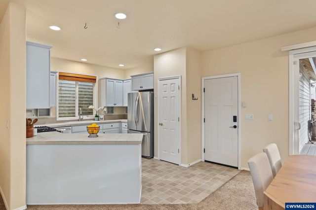 6298 SW Chestnut Dr, Corvallis, OR 97333