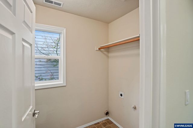 6298 SW Chestnut Dr, Corvallis, OR 97333