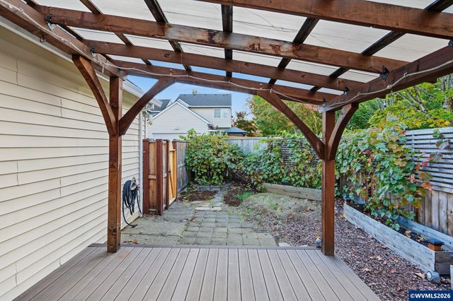 6298 SW Chestnut Dr, Corvallis, OR 97333