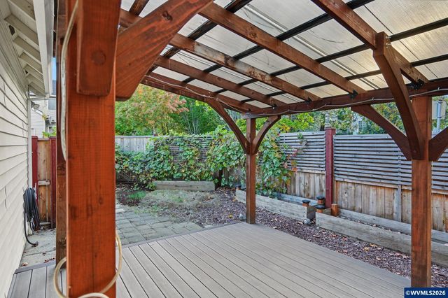 6298 SW Chestnut Dr, Corvallis, OR 97333