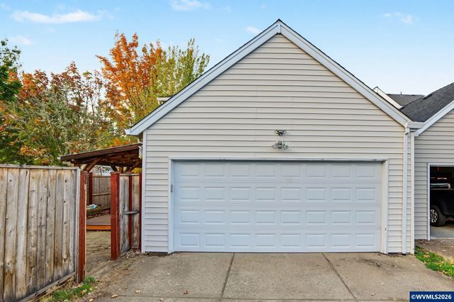 6298 SW Chestnut Dr, Corvallis, OR 97333
