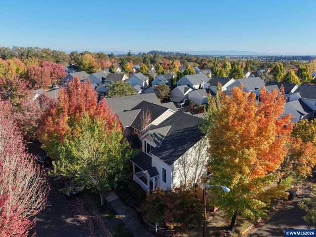 6298 SW Chestnut Dr, Corvallis, OR 97333
