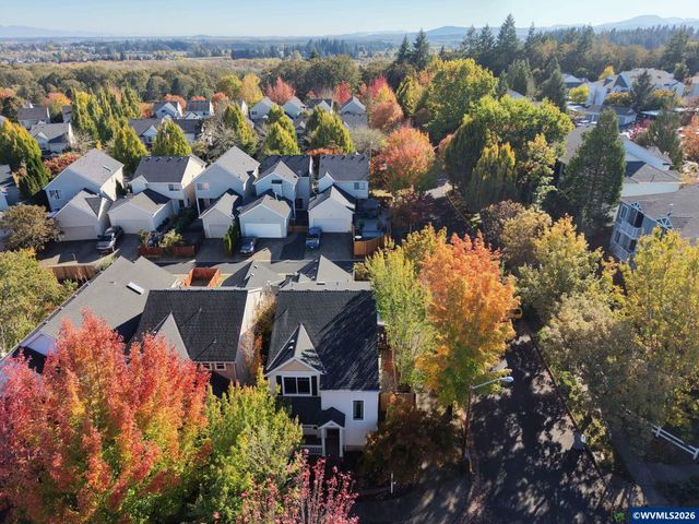 6298 SW Chestnut Dr, Corvallis, OR 97333