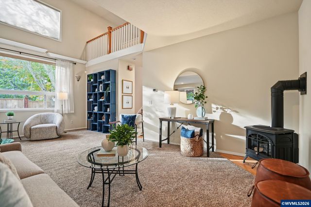6298 SW Chestnut Dr, Corvallis, OR 97333