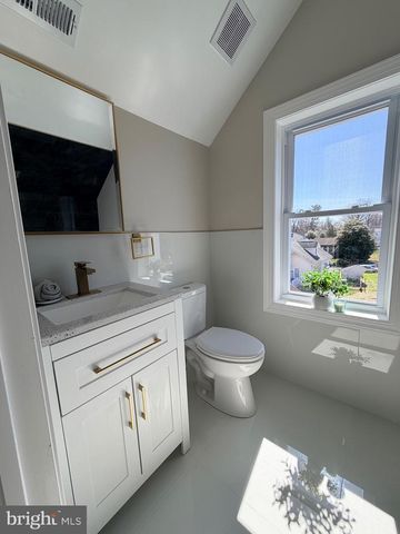 402 GROVE AVE, Wilmington, DE 19809