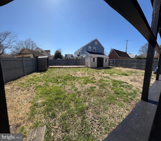 402 GROVE AVE, Wilmington, DE 19809