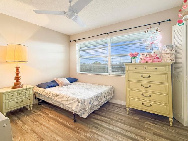 3070 NW 48th Terrace 414, Lauderdale Lakes, FL 33313