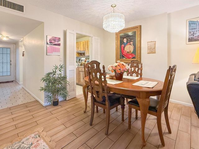 3070 NW 48th Terrace 414, Lauderdale Lakes, FL 33313