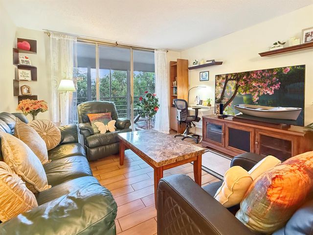 3070 NW 48th Terrace 414, Lauderdale Lakes, FL 33313