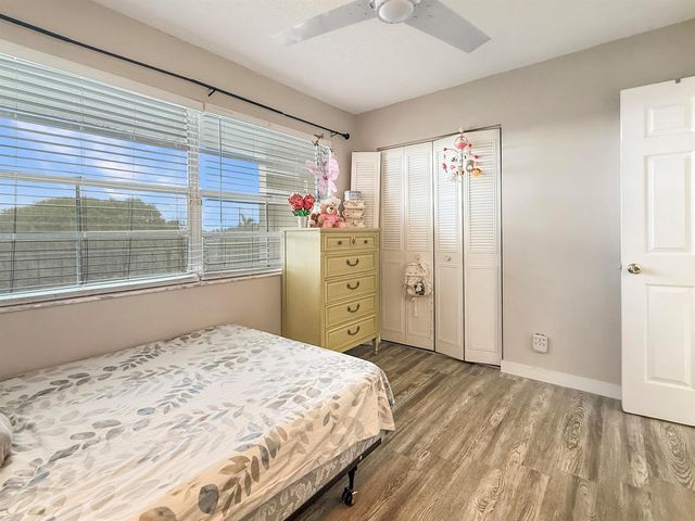3070 NW 48th Terrace 414, Lauderdale Lakes, FL 33313