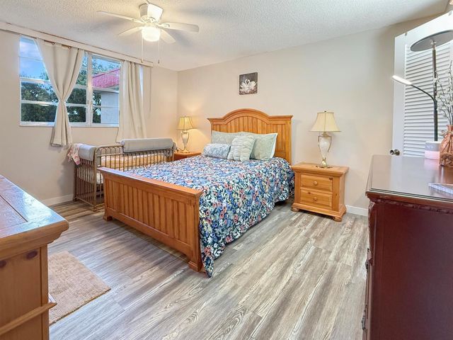 3070 NW 48th Terrace 414, Lauderdale Lakes, FL 33313