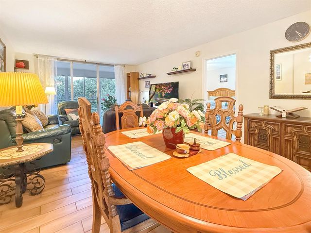 3070 NW 48th Terrace 414, Lauderdale Lakes, FL 33313