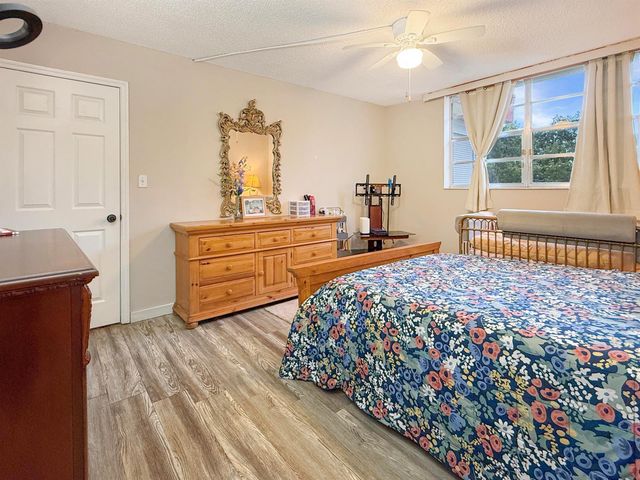 3070 NW 48th Terrace 414, Lauderdale Lakes, FL 33313