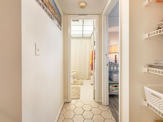 3070 NW 48th Terrace 414, Lauderdale Lakes, FL 33313