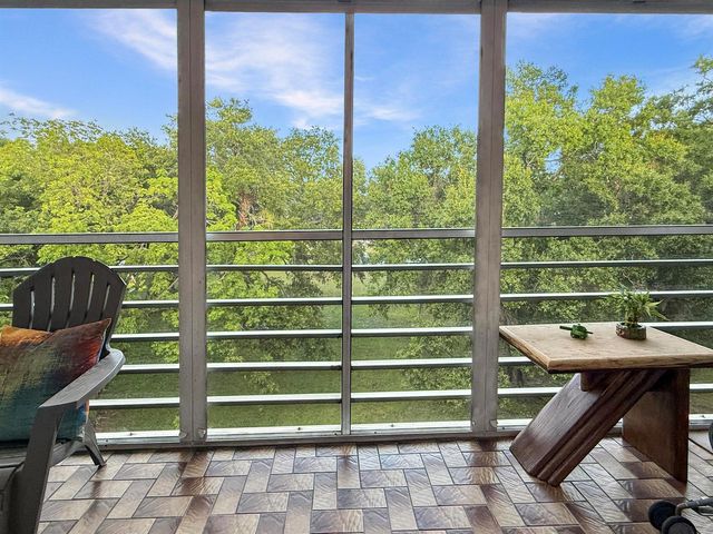 3070 NW 48th Terrace 414, Lauderdale Lakes, FL 33313