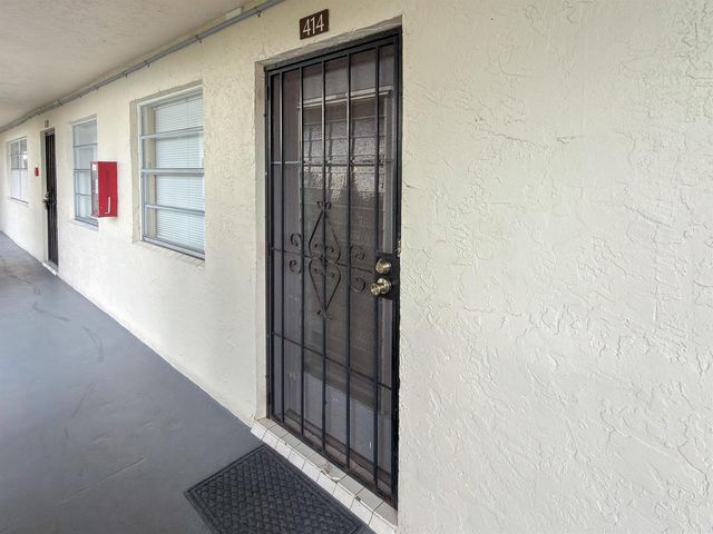 3070 NW 48th Terrace 414, Lauderdale Lakes, FL 33313