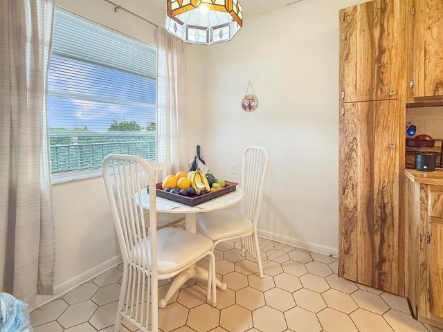 3070 NW 48th Terrace 414, Lauderdale Lakes, FL 33313